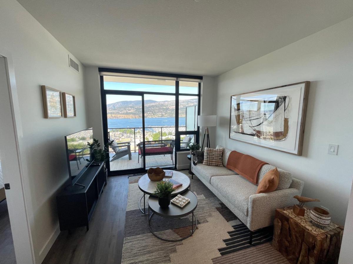 Awesome View 21 Two Bedroom One Bath Downtown Lake View Near Beach Kelowna Exterior photo